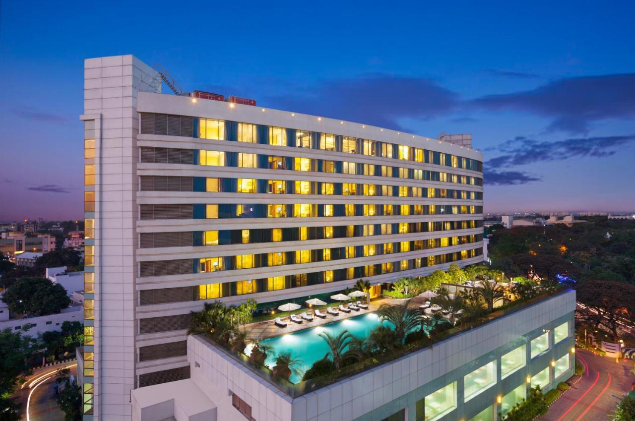 होटल Vivanta 5*